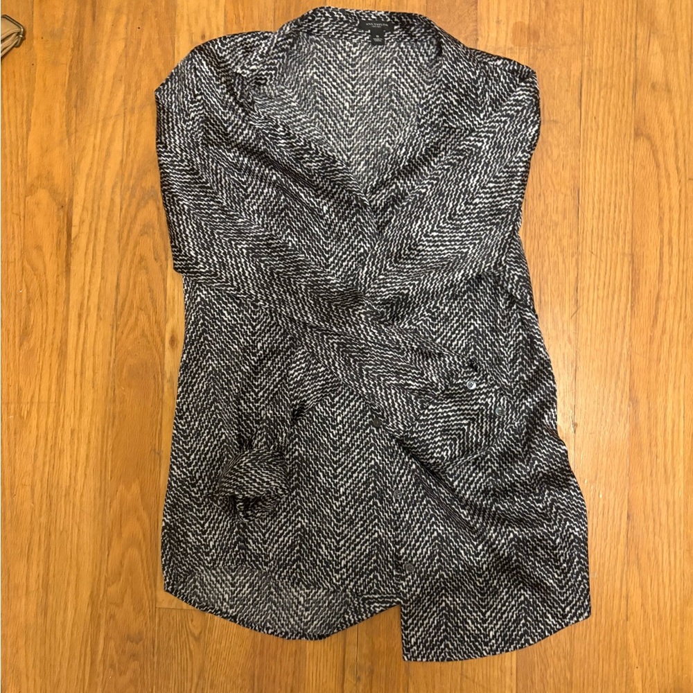 🐆 Ann Taylor Black and White Herringbone Blouse 🐆